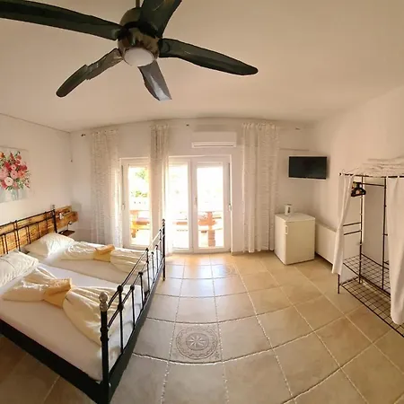Barbara Bed & Breakfast *